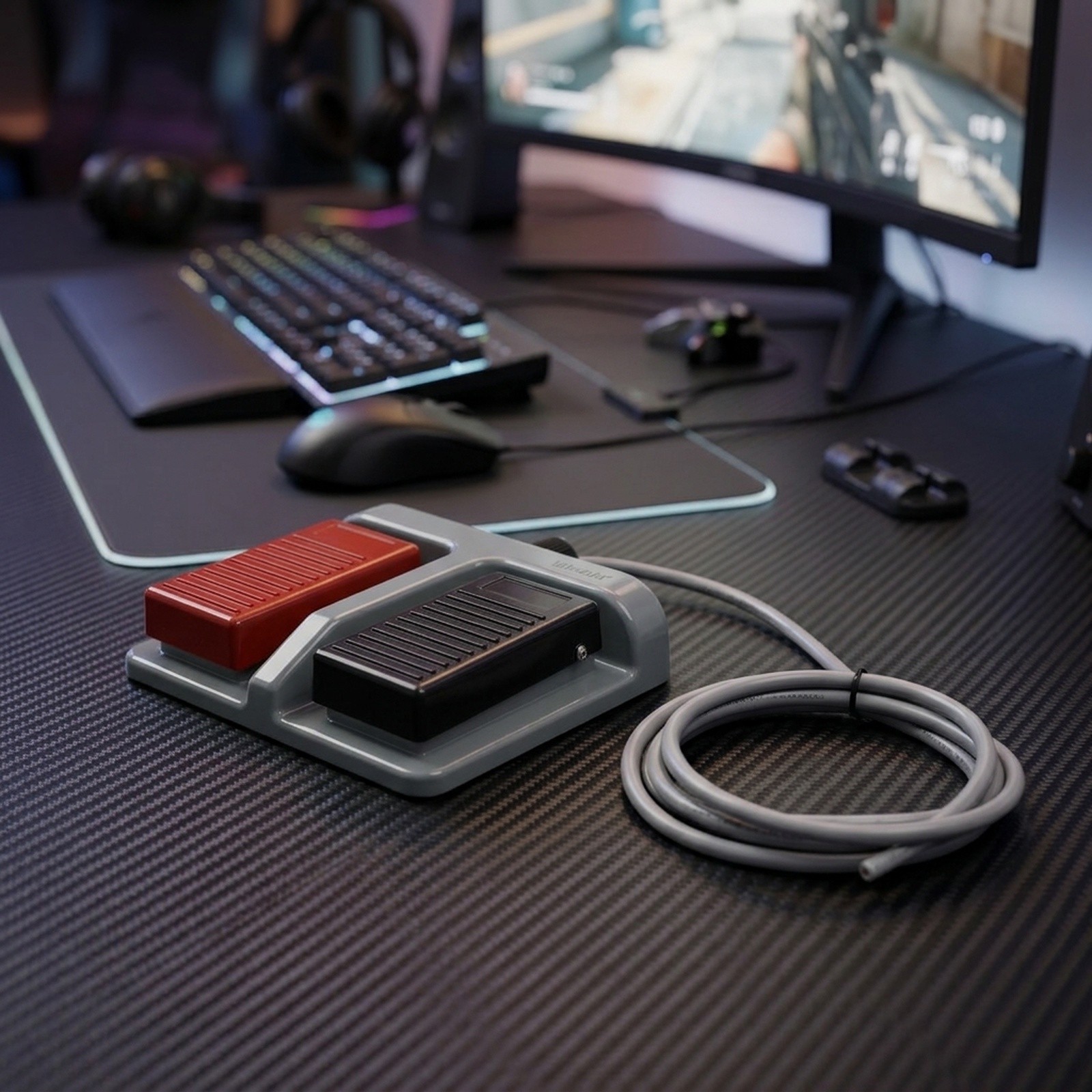 Interruttore a Pedale Doppio R - Gaming Accessories Images recensione e prezzo